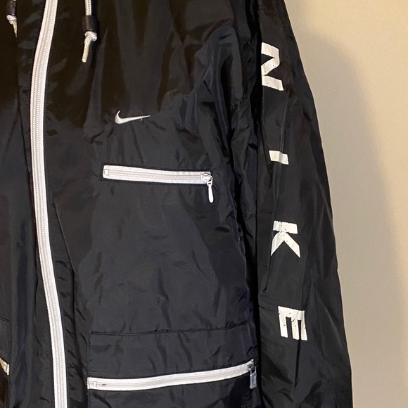 Nike Unisex Black and White Windbreaker 90’s Style Sz L (12-14) - Picture 2 of 13